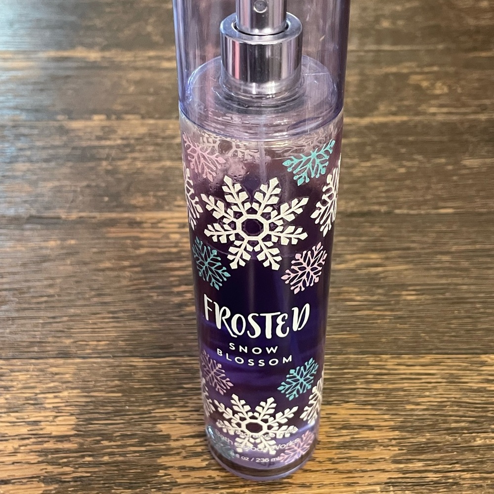 Bath & Body Works Frosted Snow Blossom